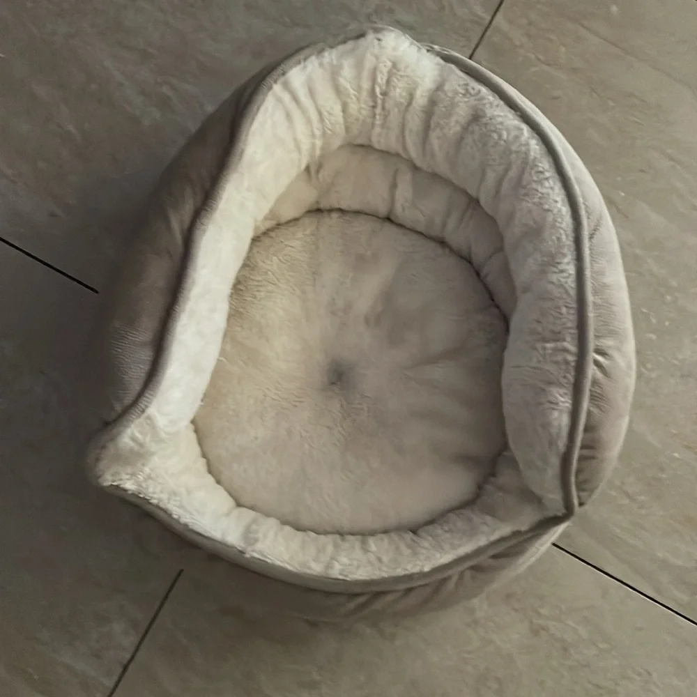 Small dog bed